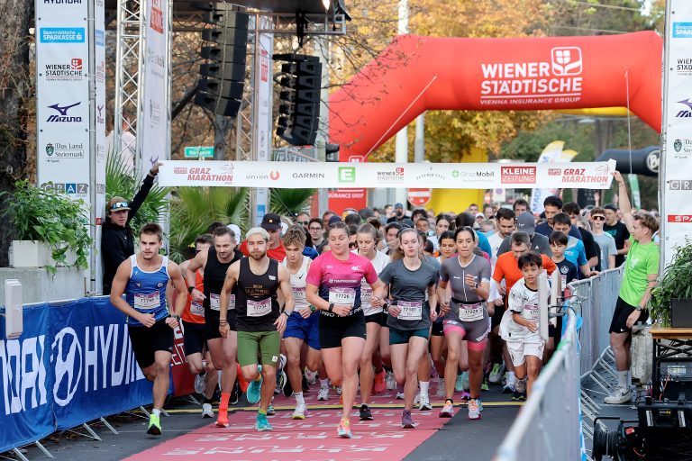 GRAZ,AUSTRIA,11.OCT.25 - RUNNING - Graz Marathon, side events. Image shows competitors.Photo: GEPA pictures/ Hans Oberlaender